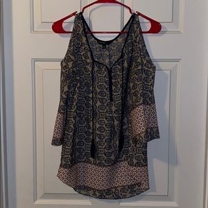 Signature Studio Cold-Shoulder Blouse Size Small
